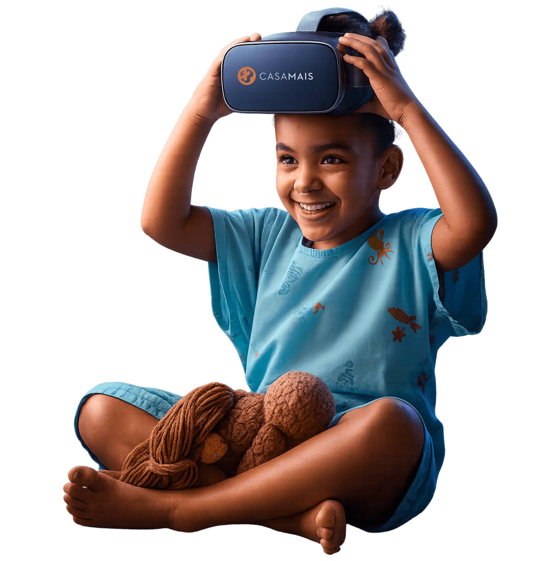 Criança sorrindo com óculos de Realidade Virtual da Casa Mais durante ação do projeto social Alegria Virtual
