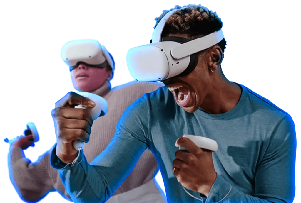 Dois homens negros usando óculos de realidade virtual e controles manuais, imersos em uma experiência interativa, com expressão de entusiasmo e concentração.