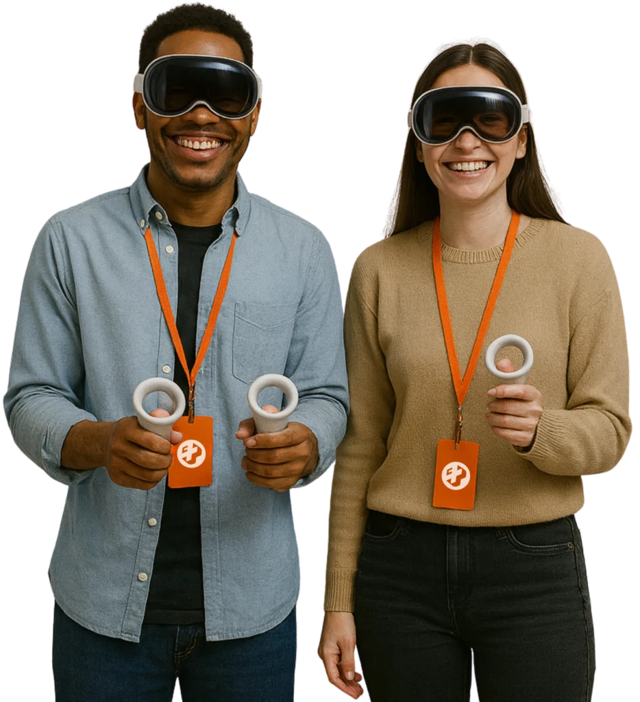 Dois colaboradores sorridentes utilizando óculos de Realidade Virtual com crachá da Casa Mais, participando de um onboarding corporativo imersivo.