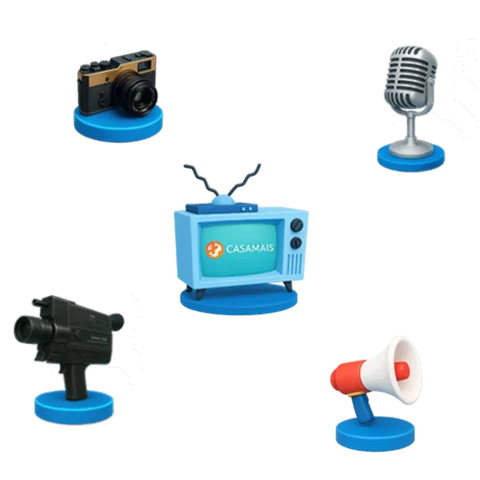 Ícones 3D de câmera, TV, microfone, filmadora e megafone em torno do logo Casa Mais.