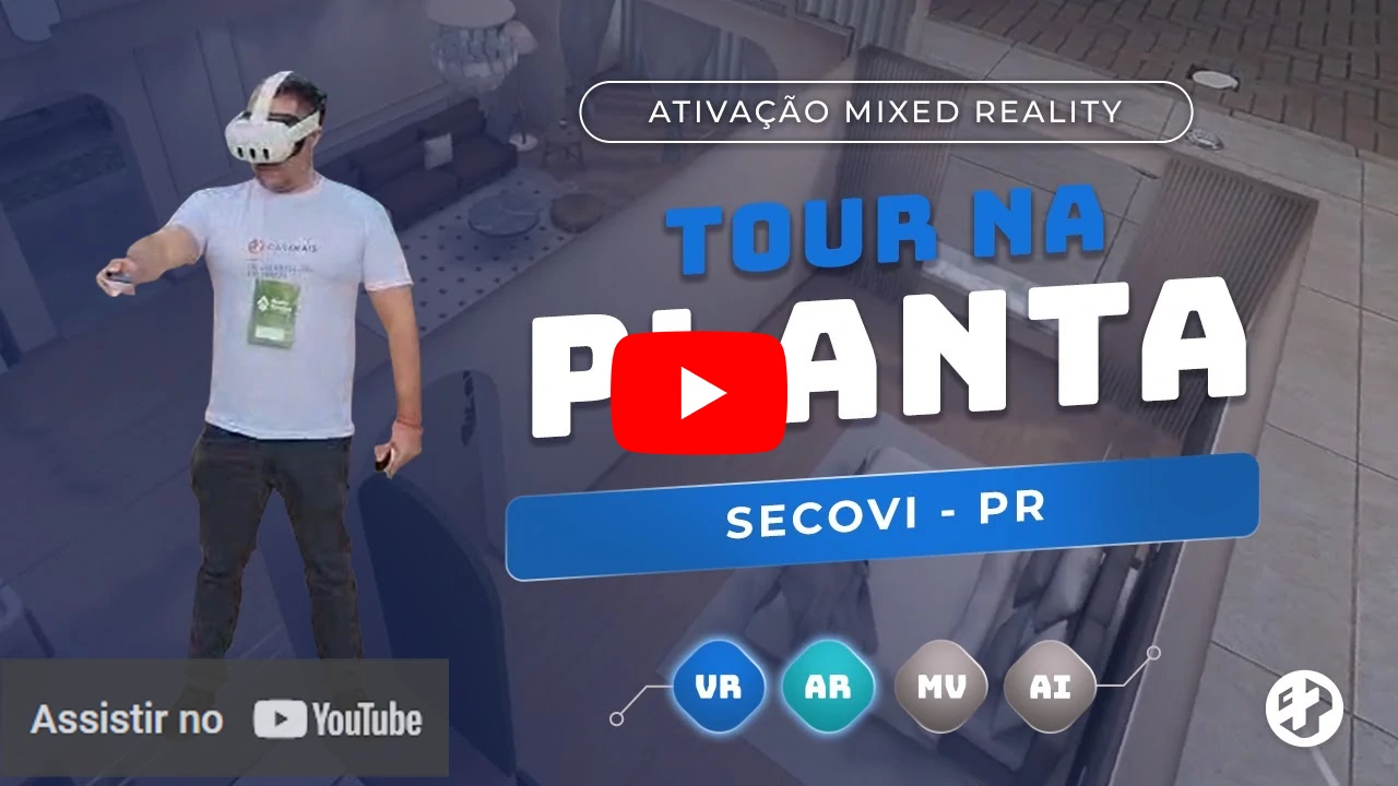Homem utilizando óculos de realidade virtual em ativação de Mixed Reality durante tour na planta em evento do Secovi PR.