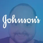 Miniatura de projeto em realidade aumentada da Johnson’s, com logotipo branco sobre fundo em degradê azul e roxo.