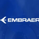 Miniatura do vídeo 360° da Embraer com fundo azul e logotipo branco centralizado.